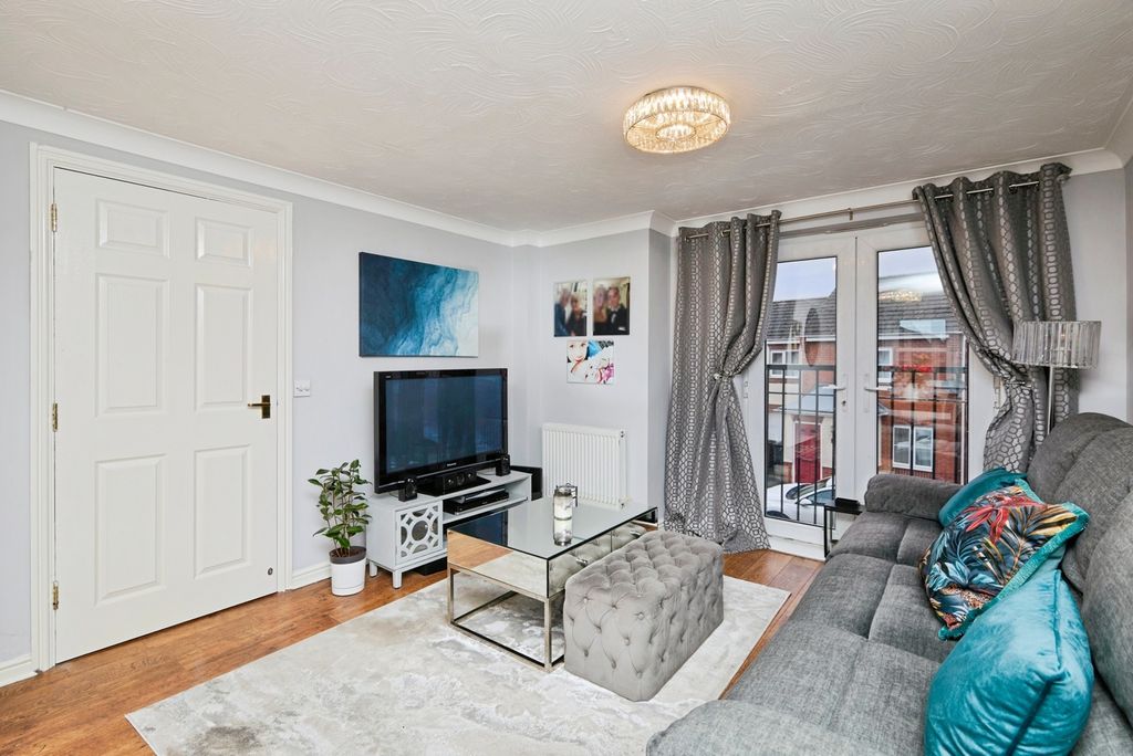 Property photo 2 of 20 Living Room