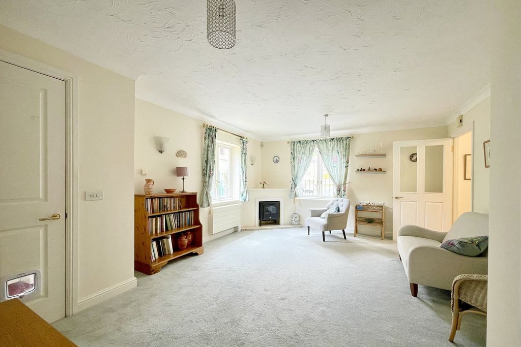 Property photo 2 of 19