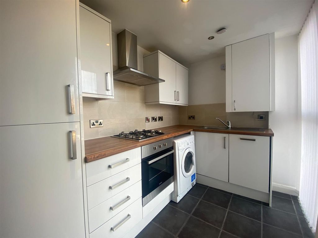 Property photo 2 of 5