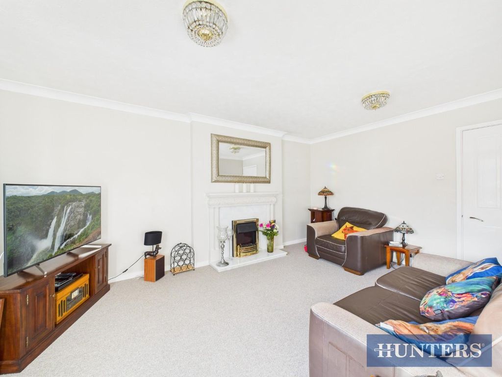 Property photo 3 of 6 Living Room