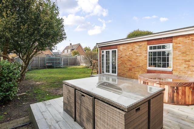 Property photo 3 of 22 Garden View