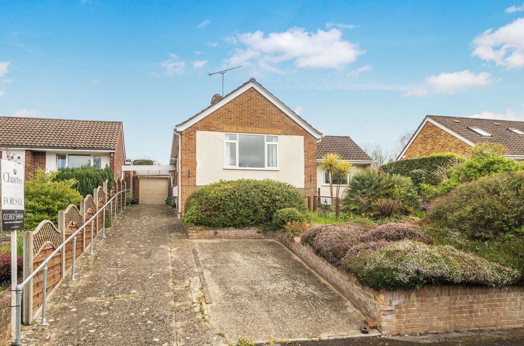 Property photo 1 of 12 1438708-3-69Ced5d...