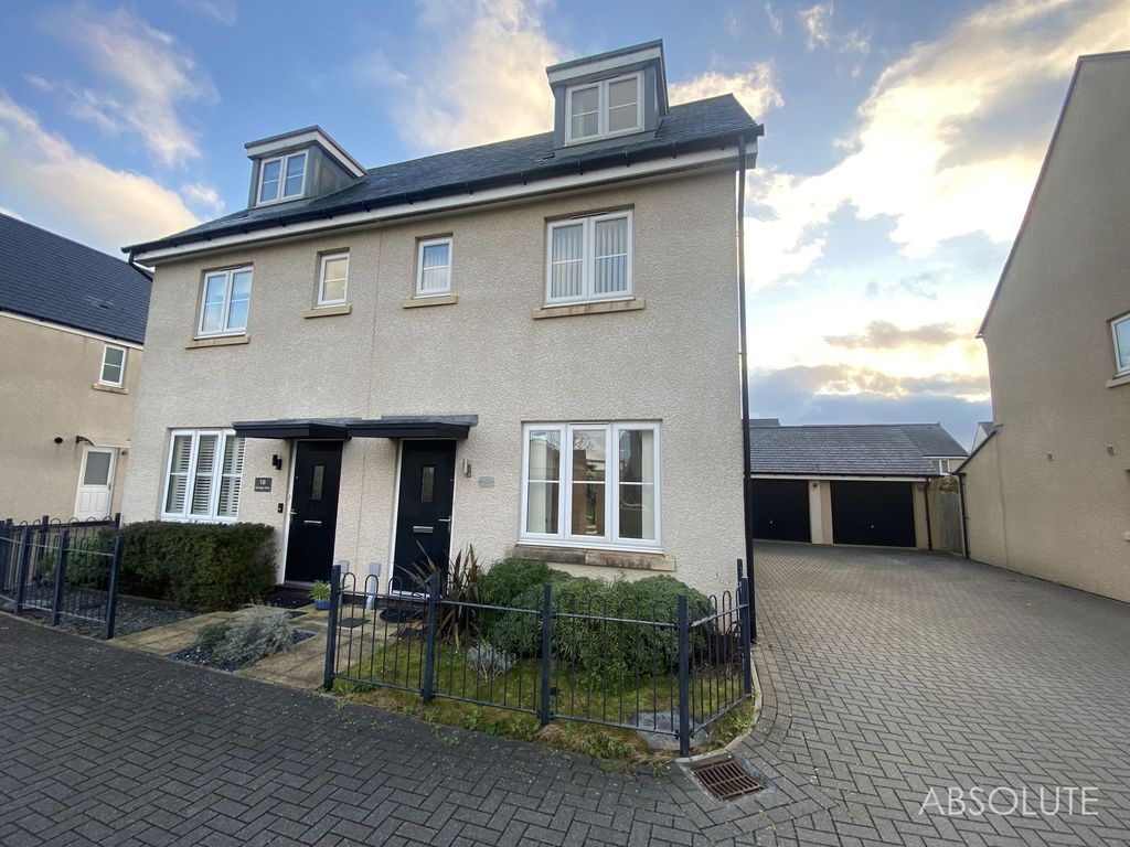 Property photo 1 of 16 Front