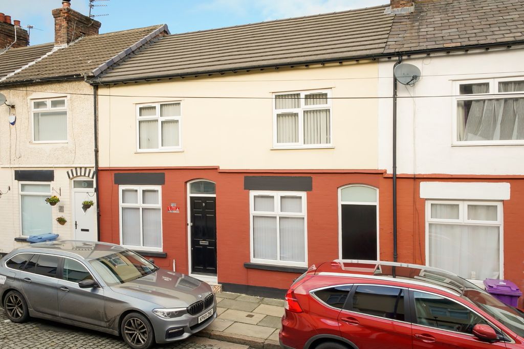 3 bed terraced house for sale Edge Hill