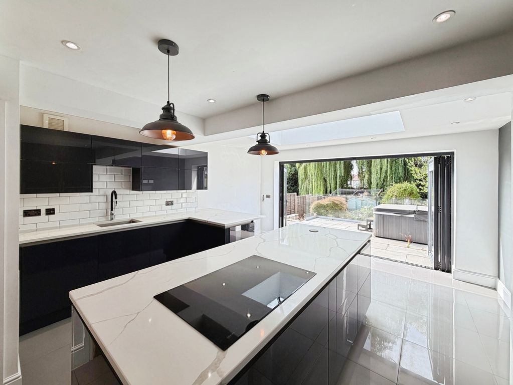 Property photo 2 of 19 Pbox-Img.Jpg