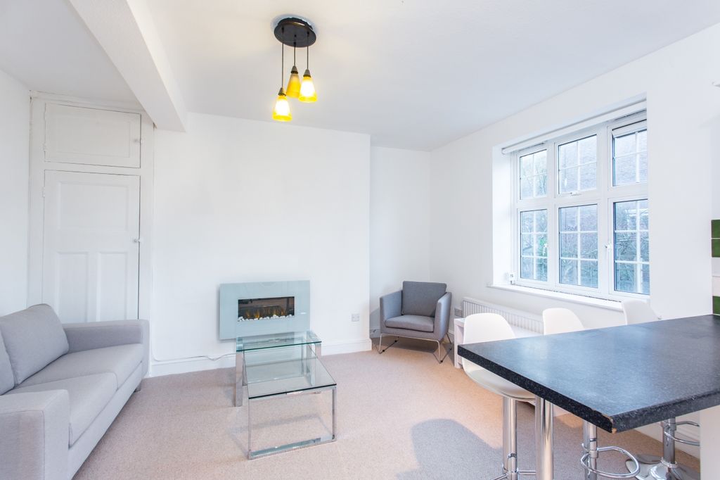 Property photo 1 of 7 Living Area