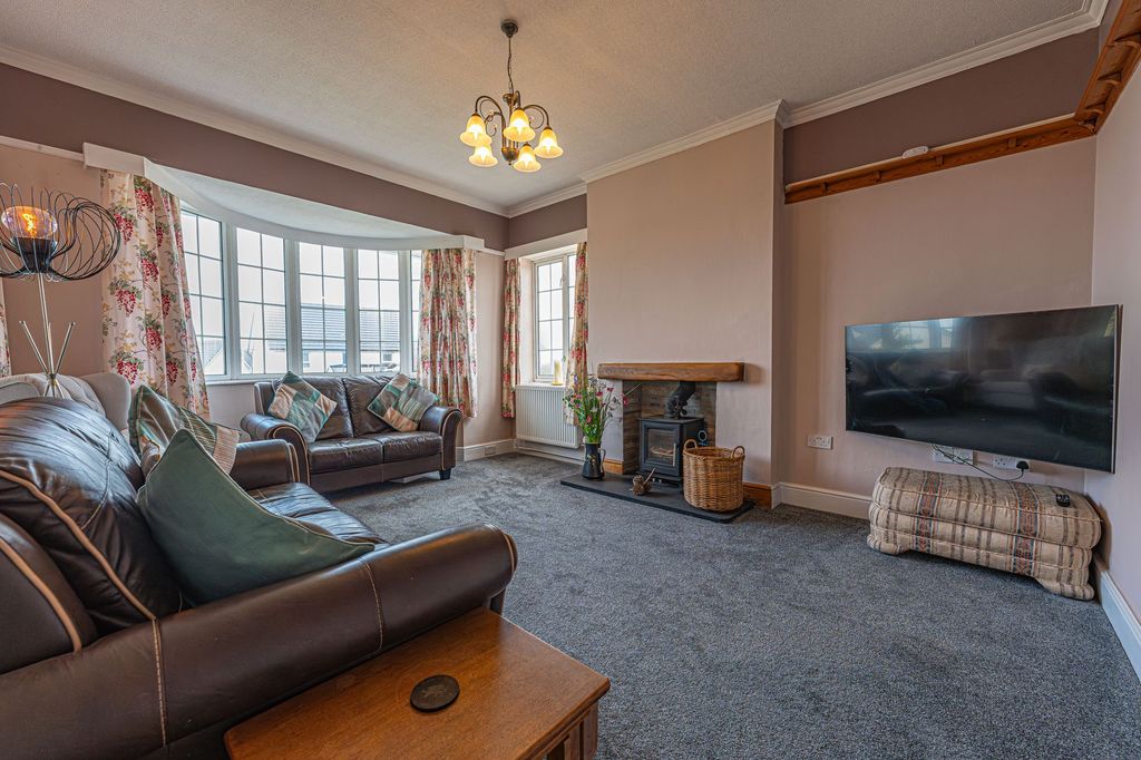 Property photo 2 of 63