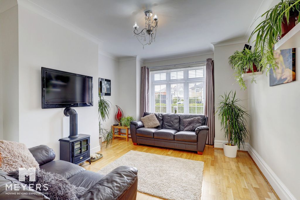 Property photo 3 of 36