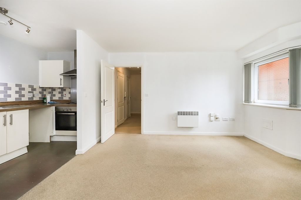 Property photo 2 of 12