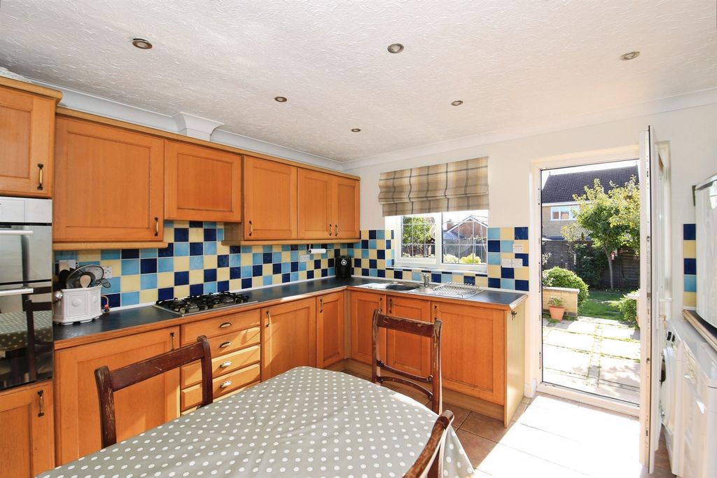 Property photo 3 of 13