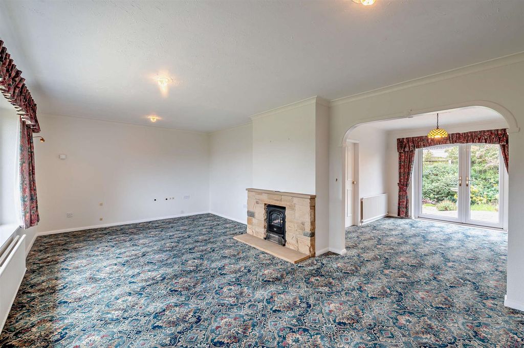 Property photo 3 of 25