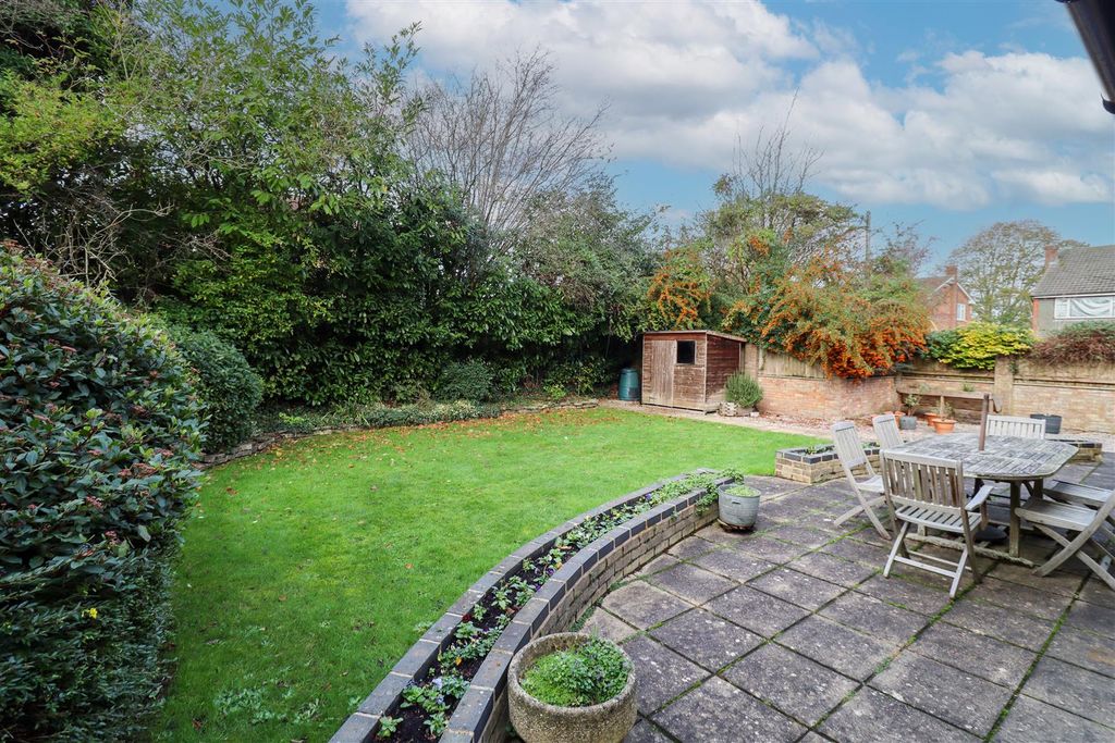 Property photo 2 of 17 Garden