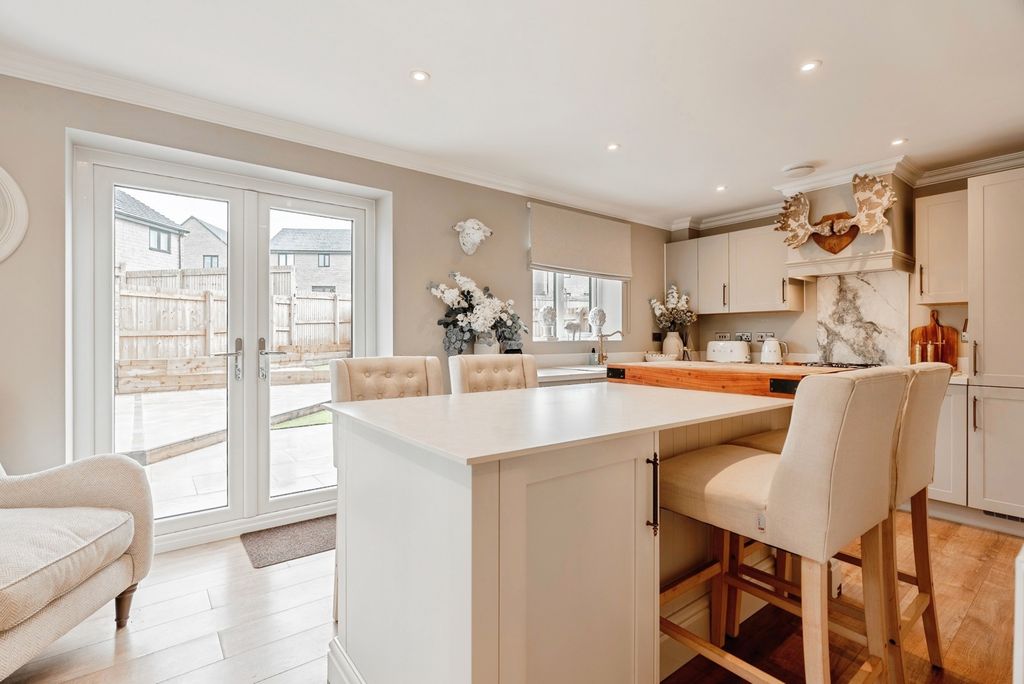 Property photo 3 of 19 Pbox-Img.Jpg