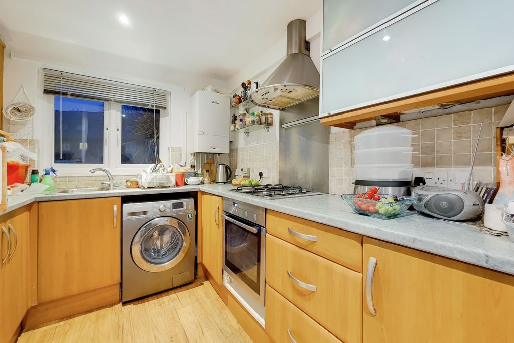 Property photo 2 of 8