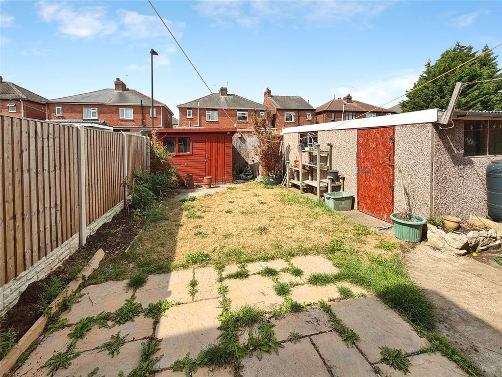 Property photo 3 of 17 Gardens