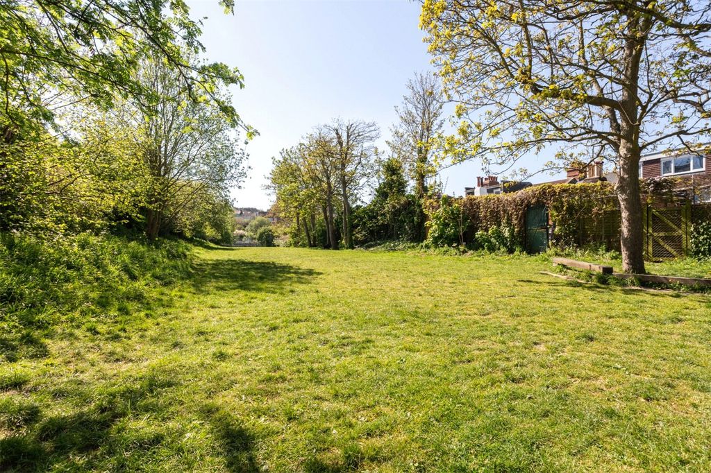 Property photo 2 of 25 Picture No. 28