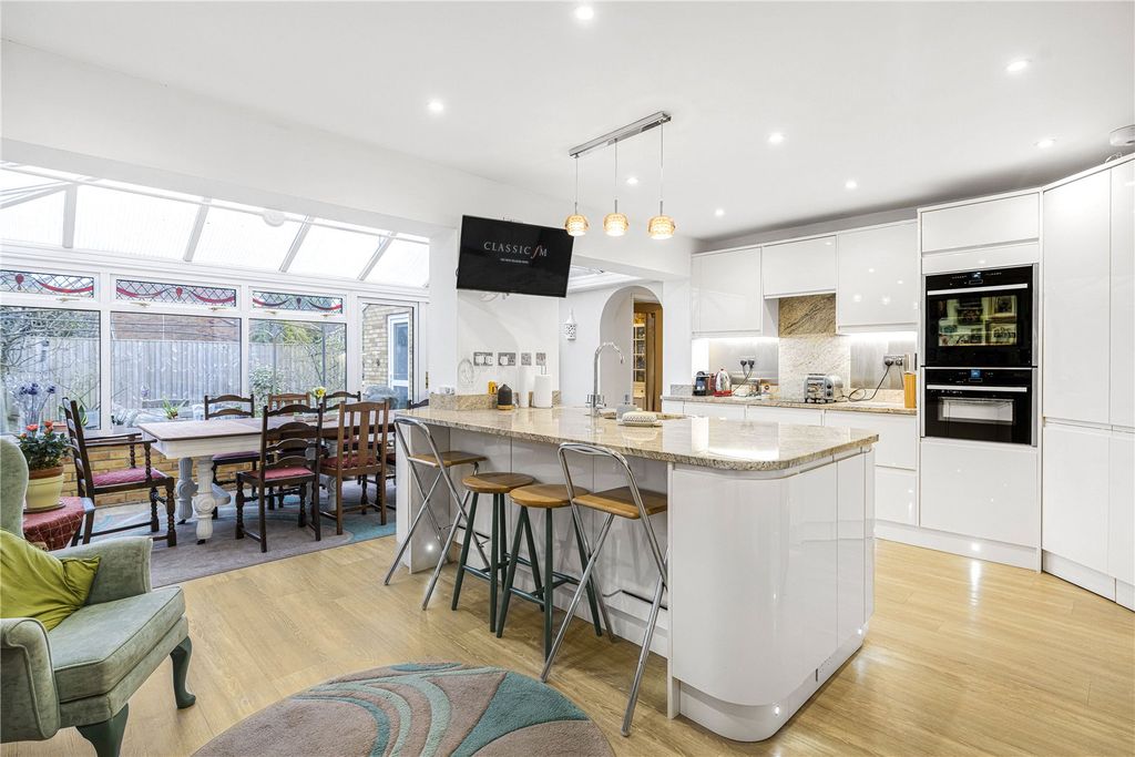 Property photo 3 of 22 Picture No. 14