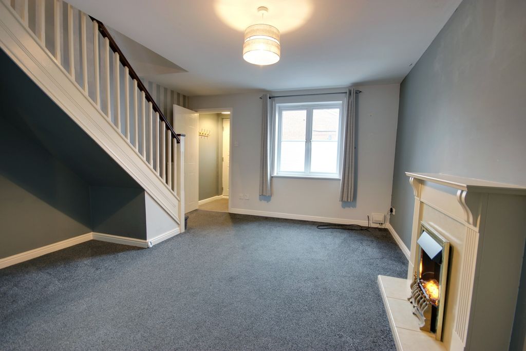 Property photo 2 of 17 1A Lounge C