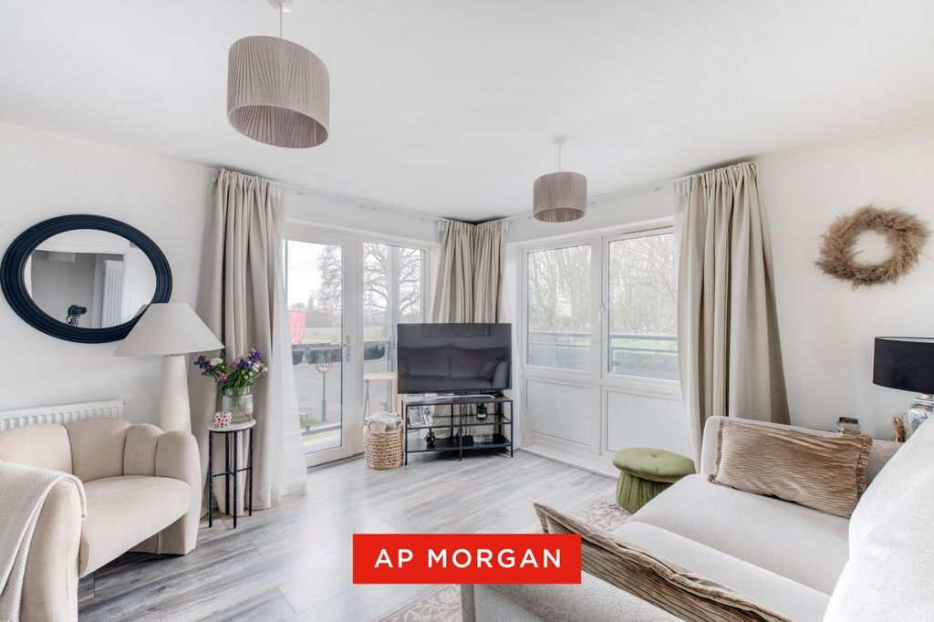 Property photo 1 of 22 Picture No. 06