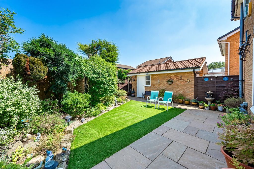 Property photo 2 of 13