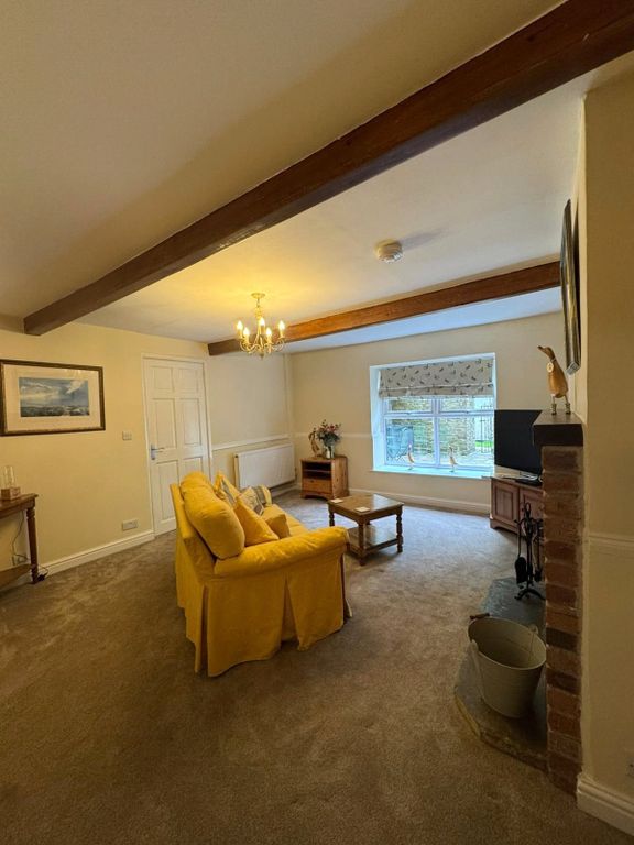 Property photo 3 of 15 Lounge Area