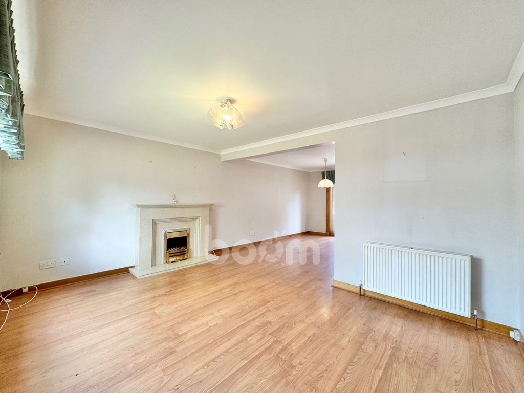 Property photo 3 of 30 Morrishill Drive, Beith Lounge Pic