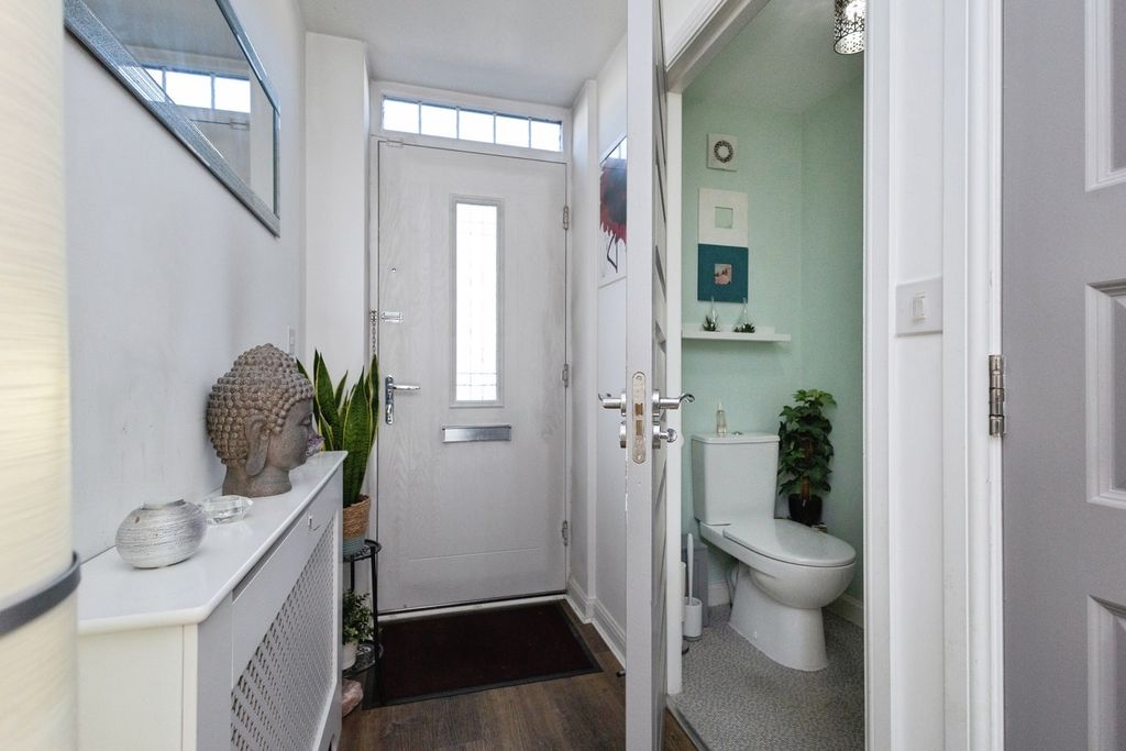 Property photo 2 of 17 Photo