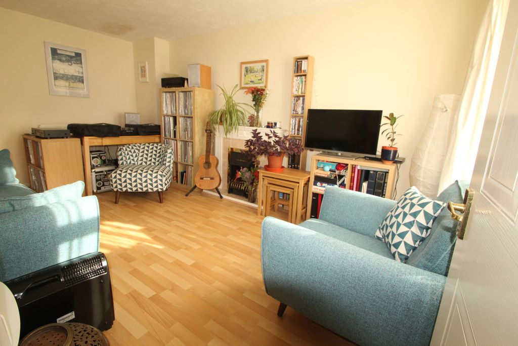 Property photo 2 of 12