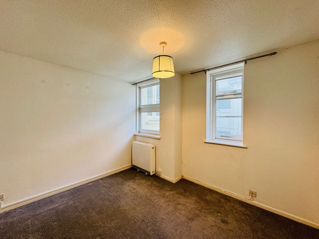 Property photo 3 of 8 Fullsizerender