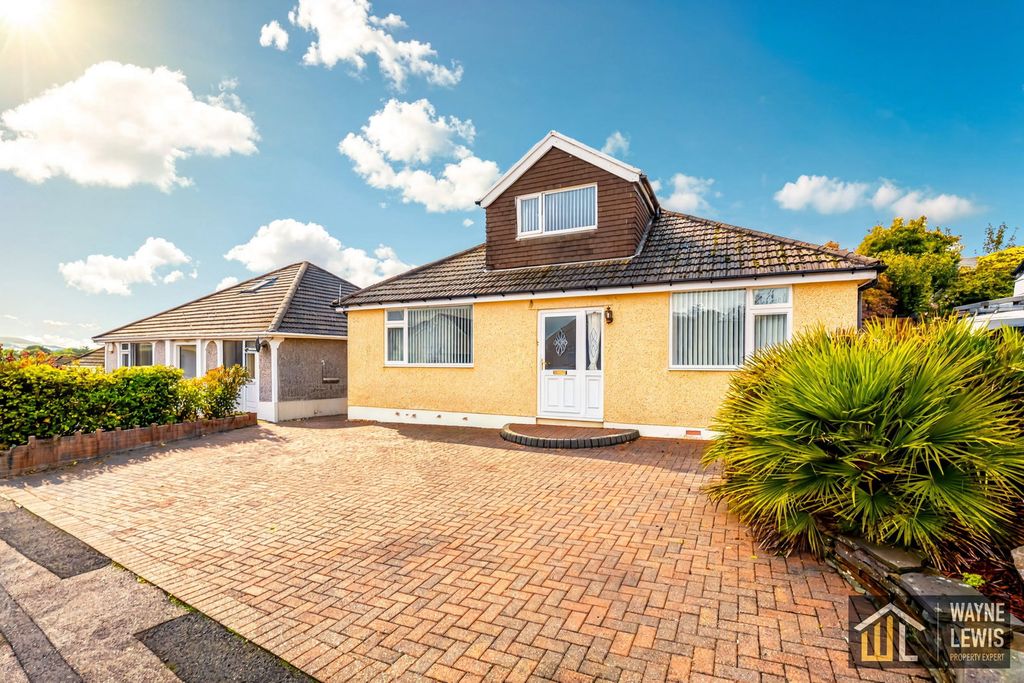 Property photo 1 of 44