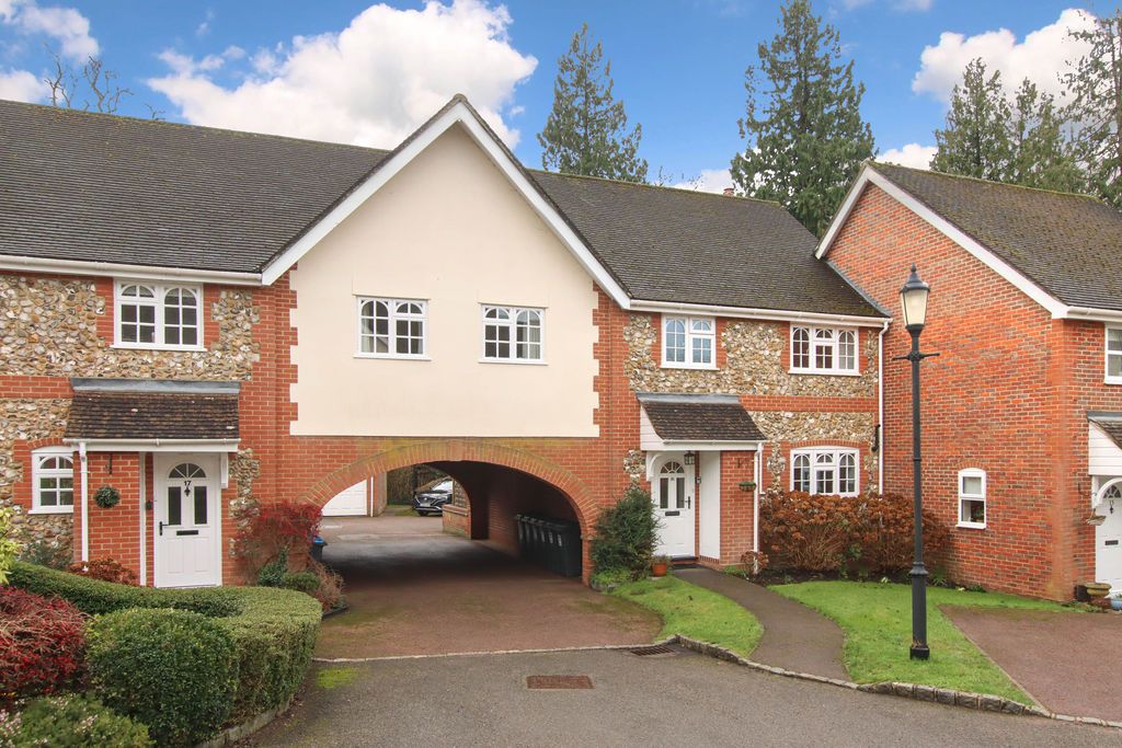 Property photo 1 of 17 Photo 5