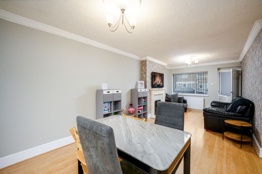 Property photo 3 of 26 06