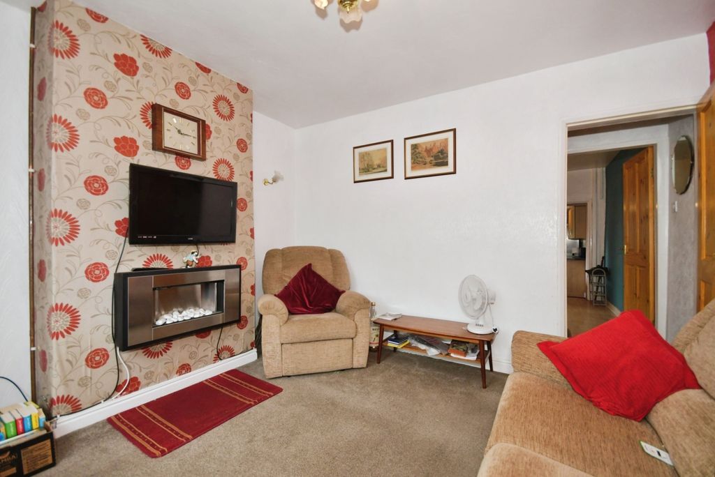 Property photo 3 of 16 Image 2