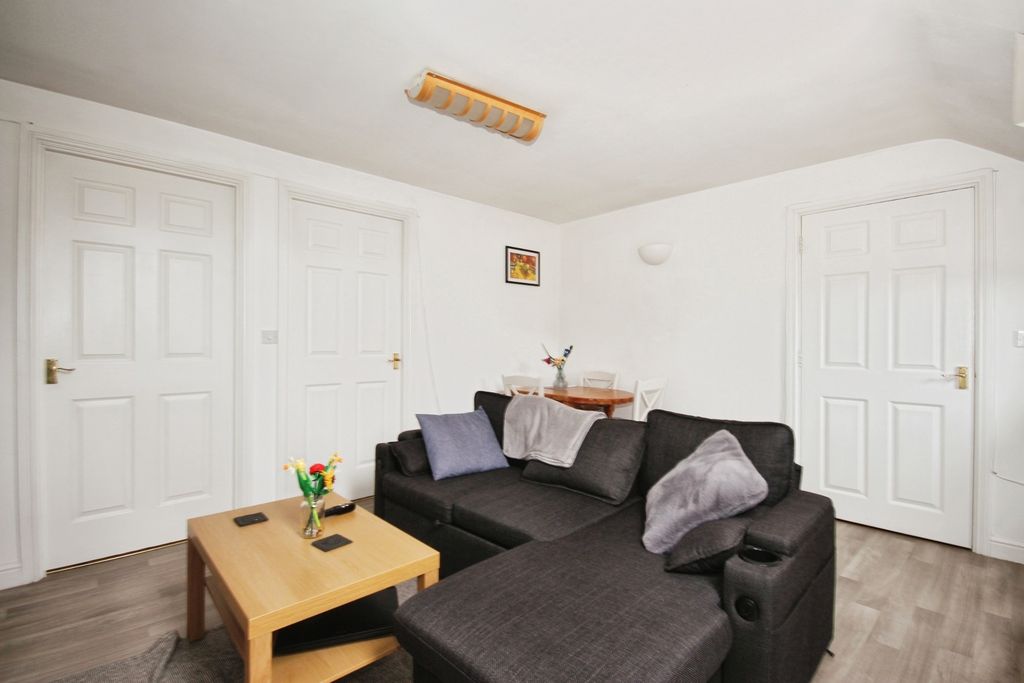 Property photo 3 of 12 Photo