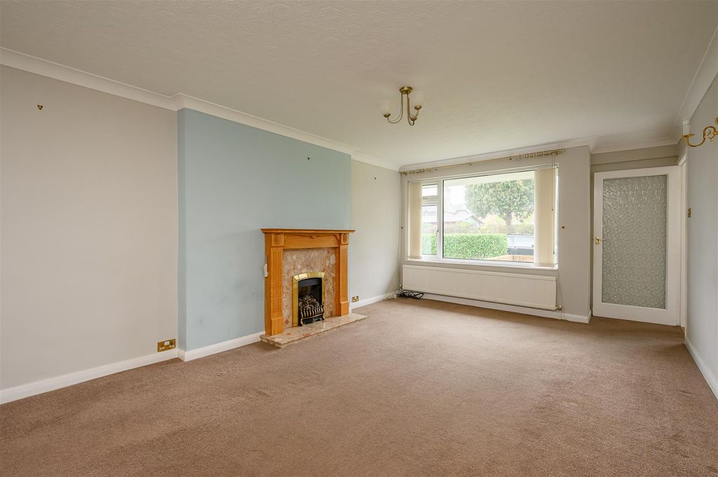 Property photo 3 of 14 Living Room