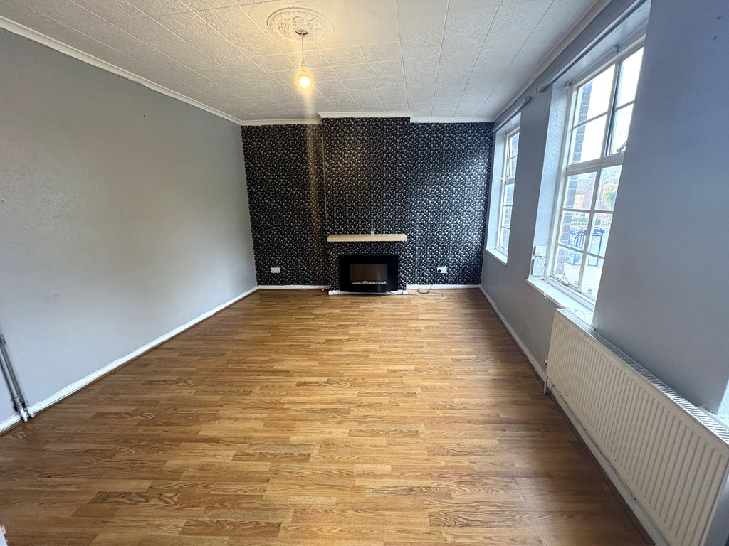 Property photo 3 of 7 Lounge Use