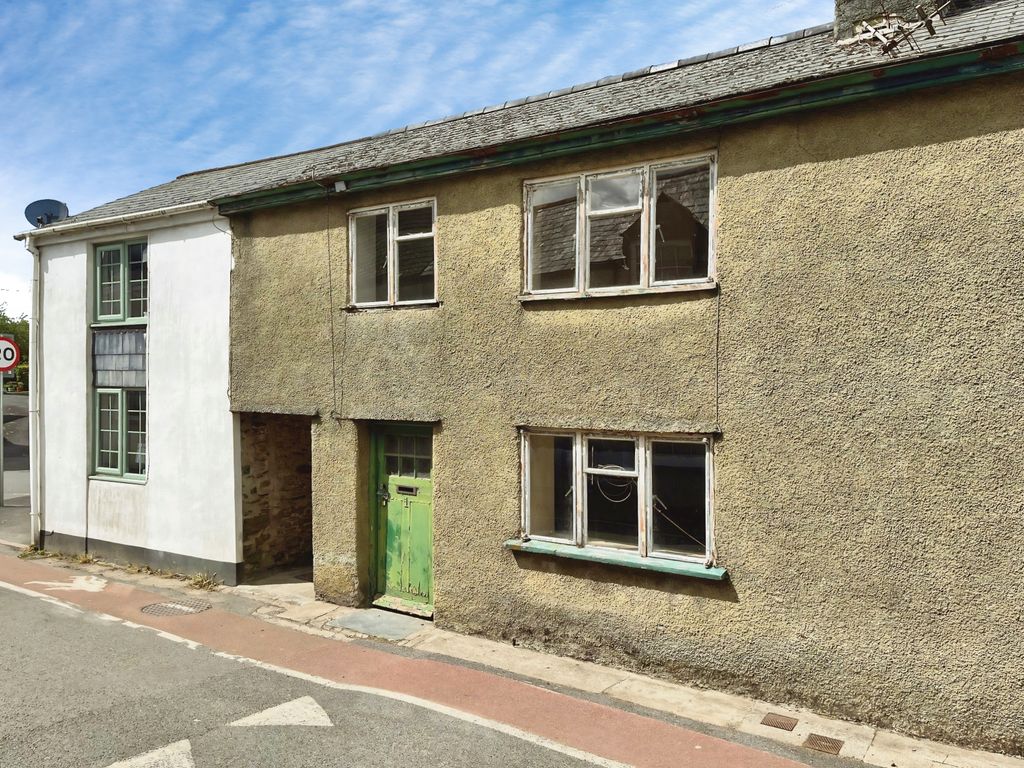 Property photo 1 of 12