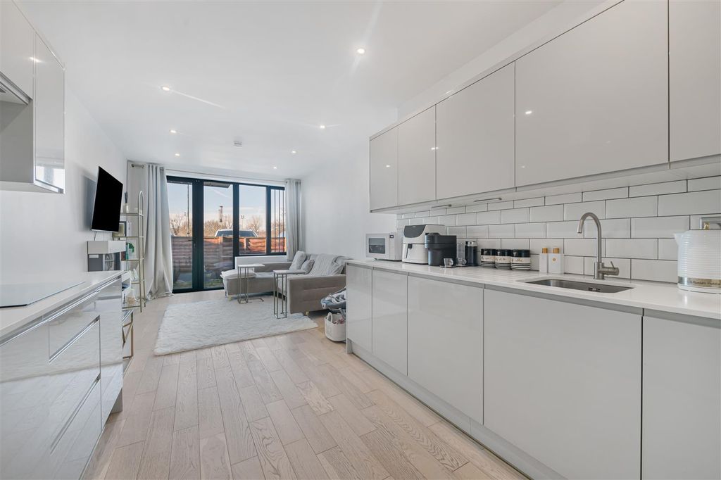 Property photo 2 of 8 2_70697.Jpg