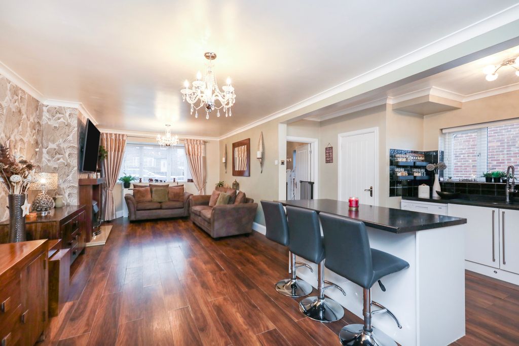 Property photo 2 of 17 8G9A3247