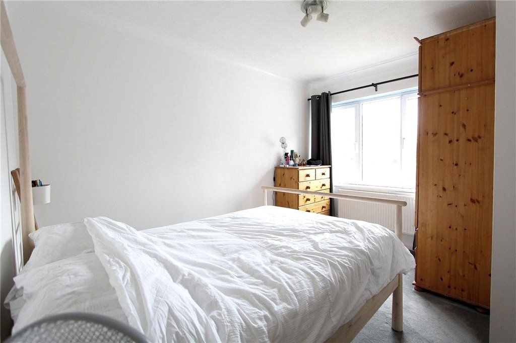 Property photo 3 of 6 Bedroom