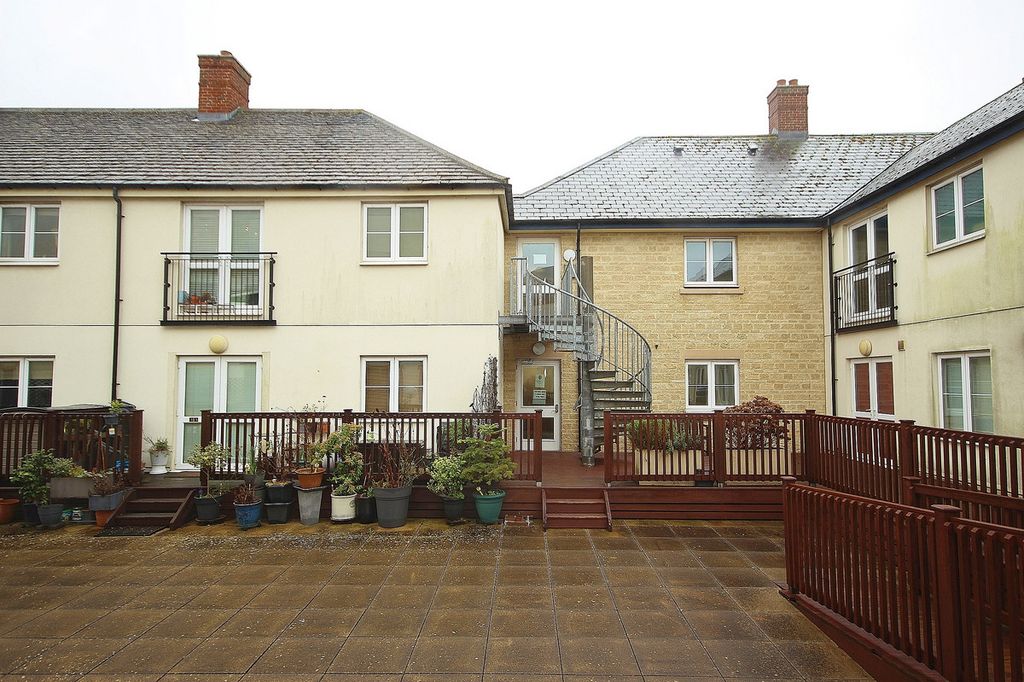 Property photo 1 of 8