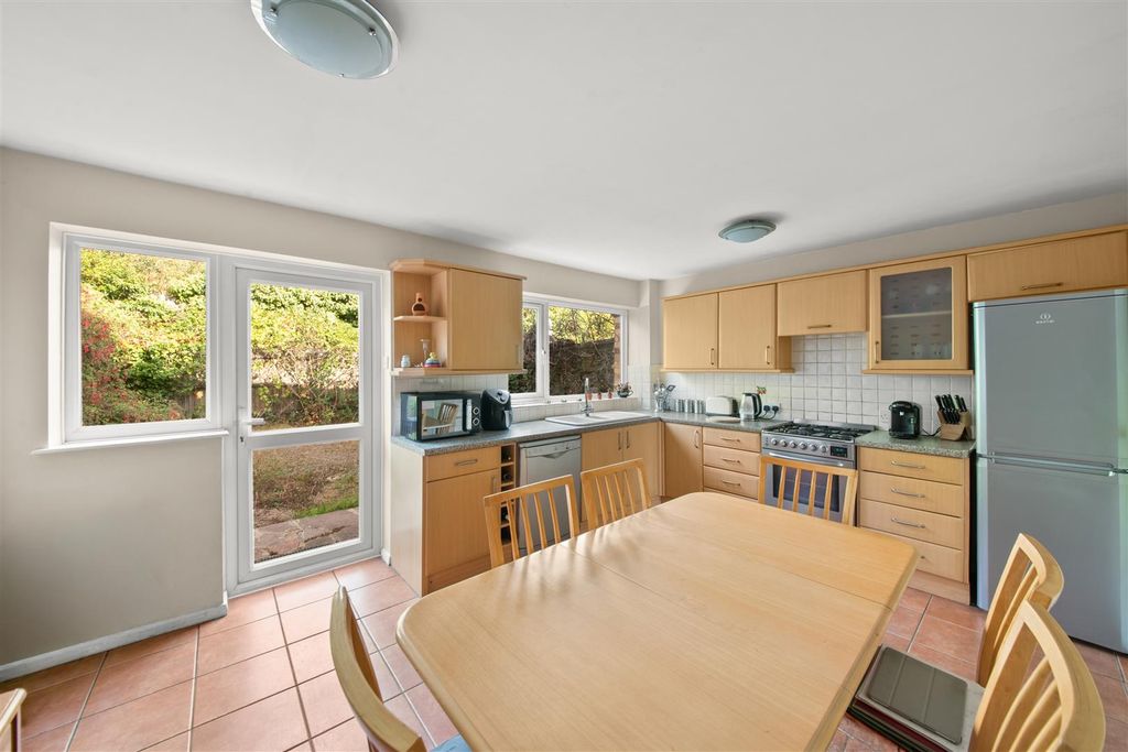 Property photo 3 of 26