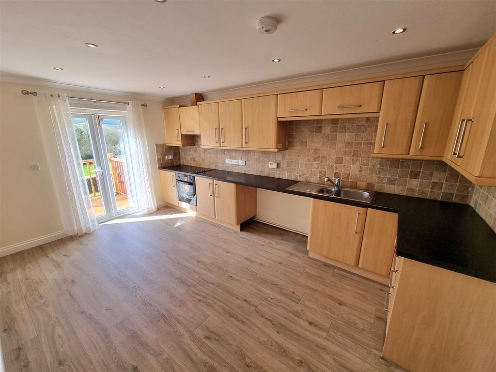 Property photo 2 of 14 Kitchen.Jpg