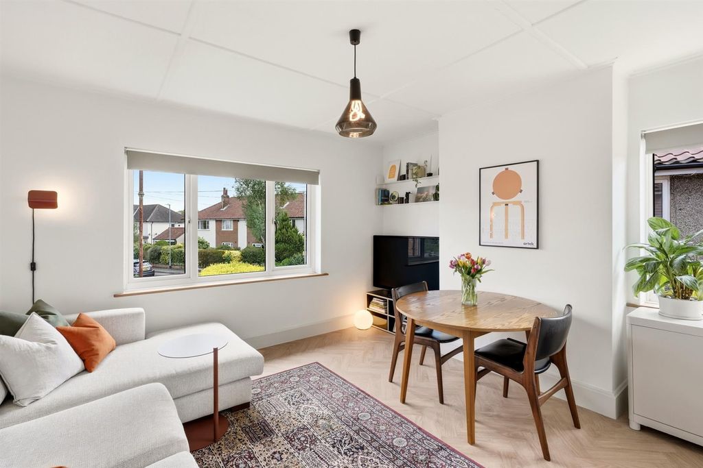 Property photo 2 of 15 16-Christopherclose-009.Jpg