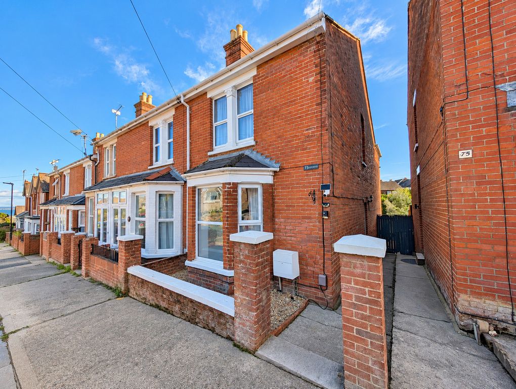 Property photo 2 of 17