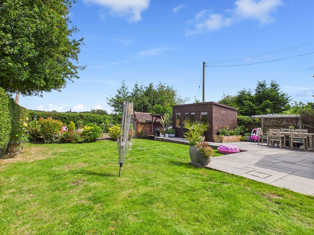 Property photo 2 of 33 Cam03830G0-Pr0169-Still002