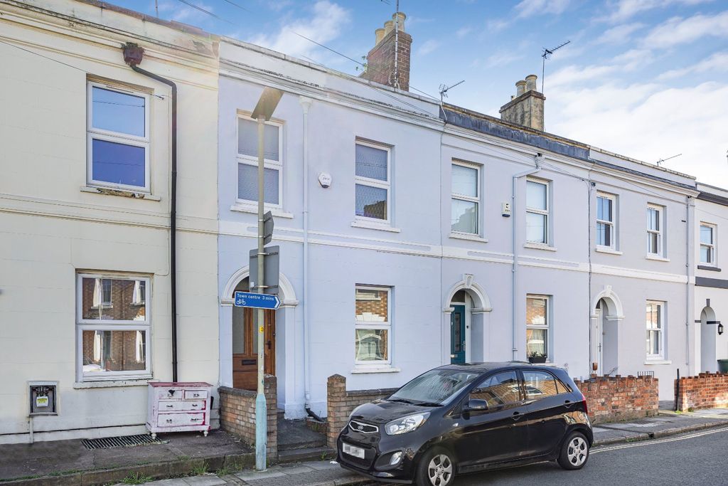 Property photo 1 of 14 Front