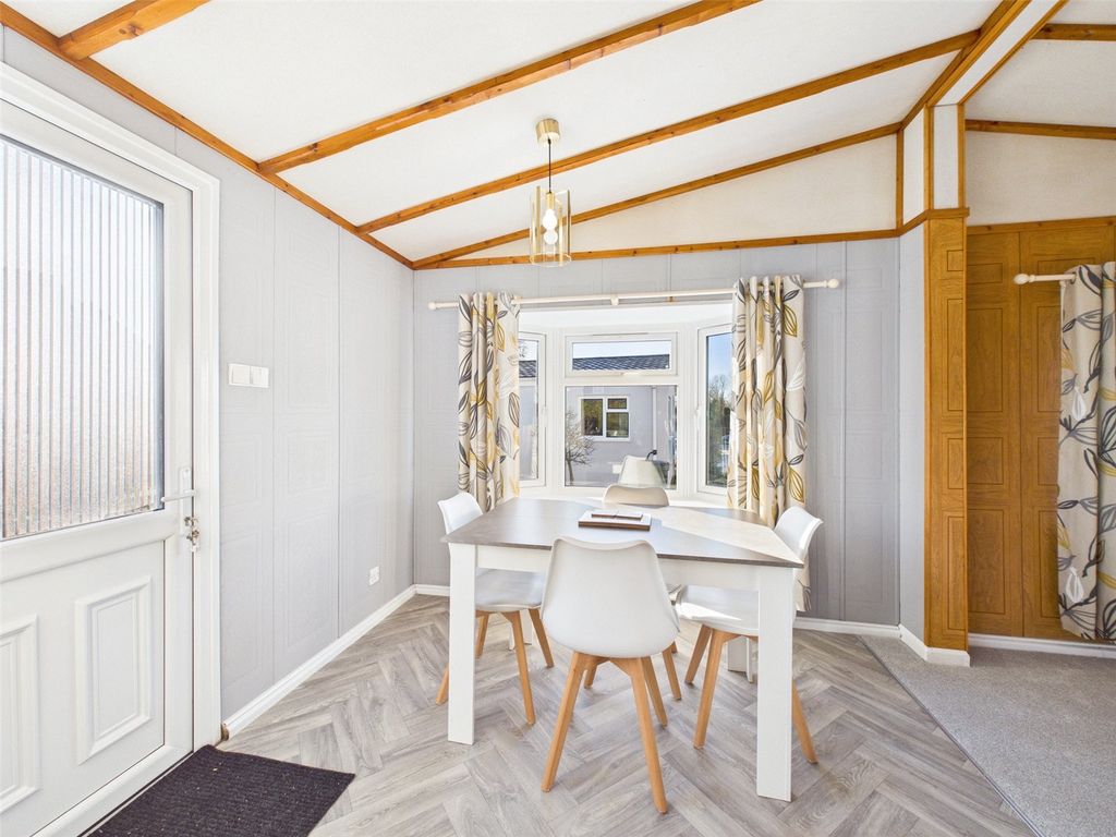 Property photo 3 of 8 Picture No. 04