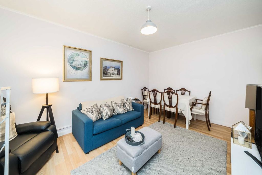 Property photo 2 of 5