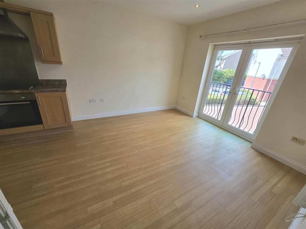Property photo 3 of 7 Lounge Kitchenette